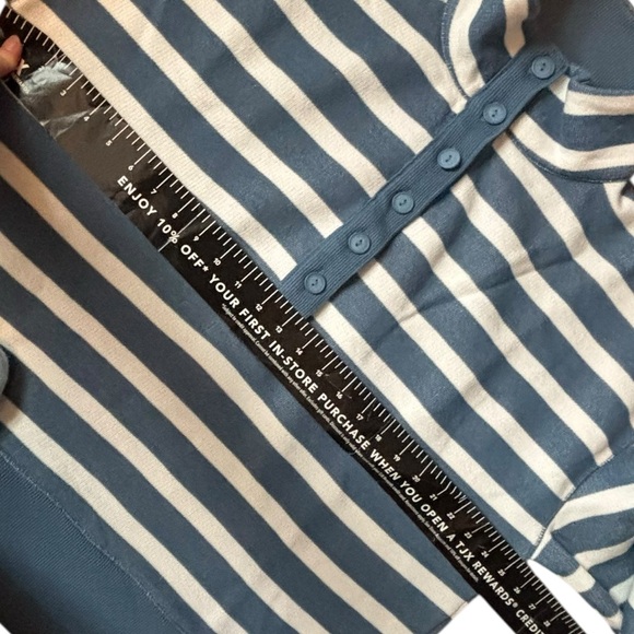 American Eagle AE big hug Henley oversized sweatshirt lived-in blue stripe sz S - Picture 14 of 15